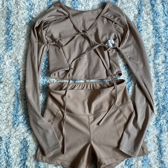 Sommer Ray workout set - Picture 2 of 2